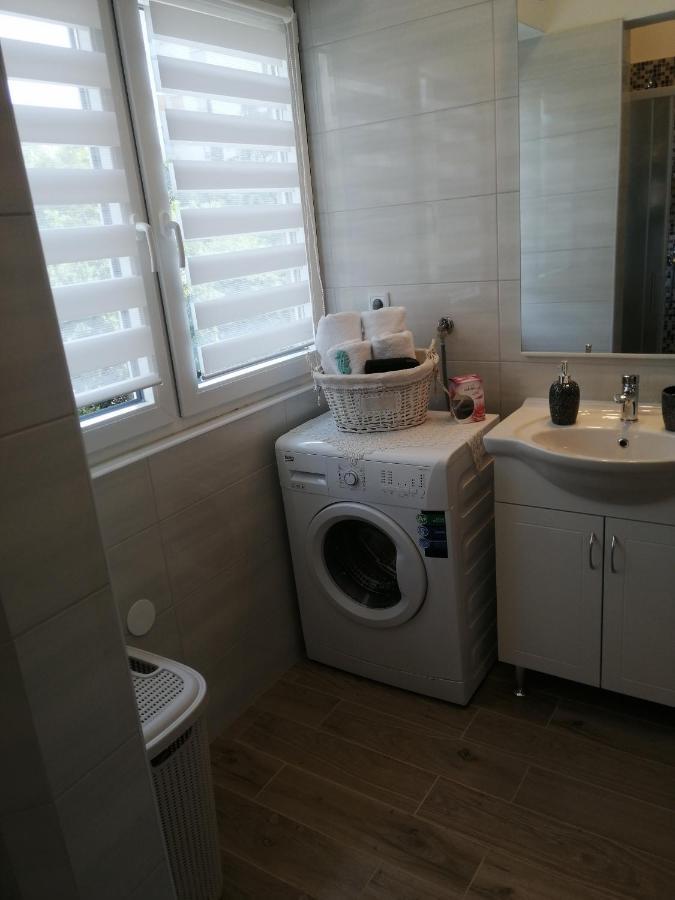 Manuela Apartman *